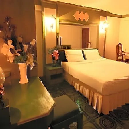 13 Coins Tower Hotel Ratchada